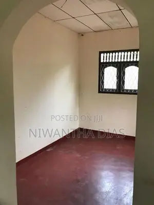 Fully Equipped House with on 10 Perch Land for Sale in Bandaragama