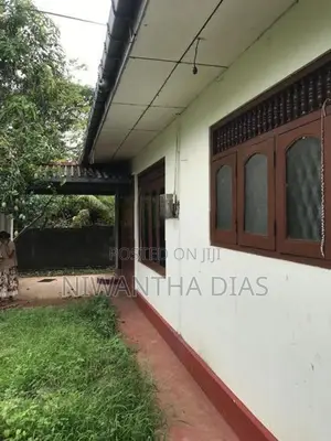 Fully Equipped House with on 10 Perch Land for Sale in Bandaragama