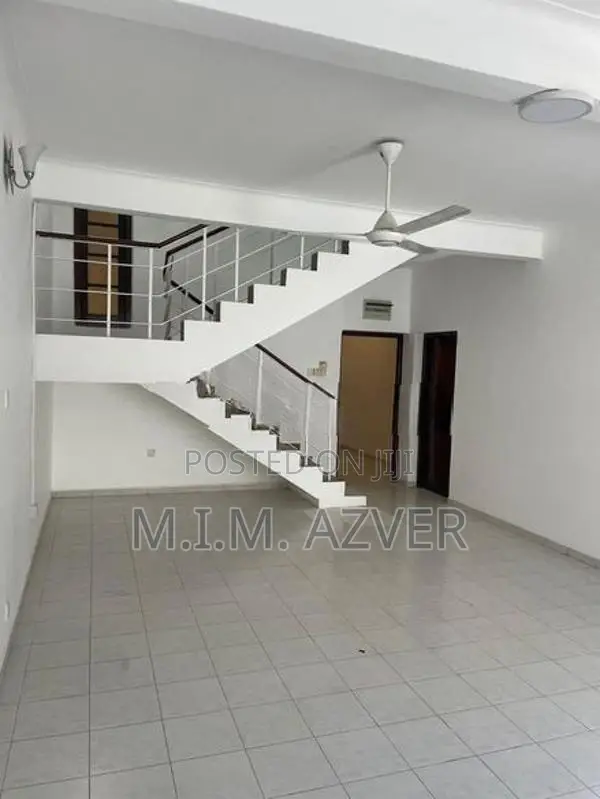 Spacious House for Sale at 3rd Lane, Rathmalana