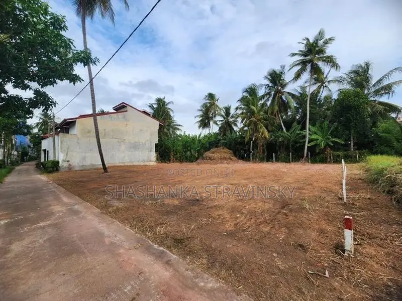 Prime 20 Perch Land for Sale in Seeduwa, Liyanagemulla
