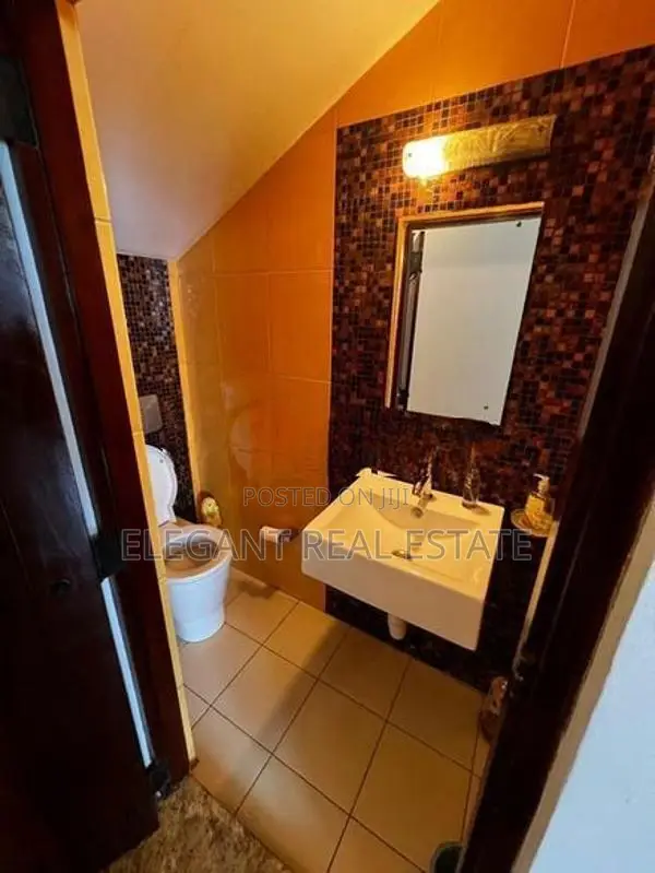 Bedroom Unfurnished House for Sale in Colombo 07 (A6463)