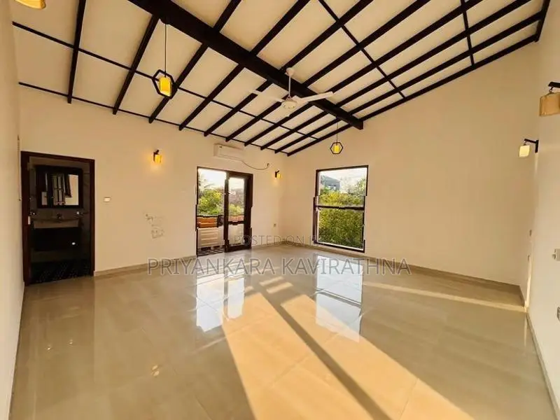 ගෝනපලින් සුකෝපබෝගී අලුත්ම දෙමහල් නිවසක් විකිනීමට