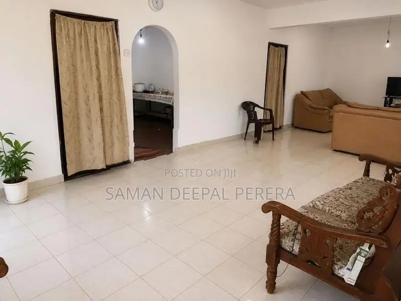 House for Sale in Makumbura
