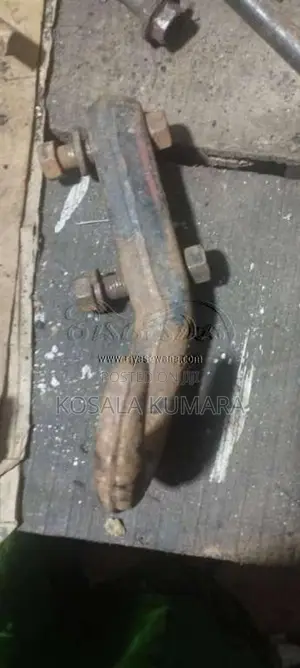 Chassis hook for SUV