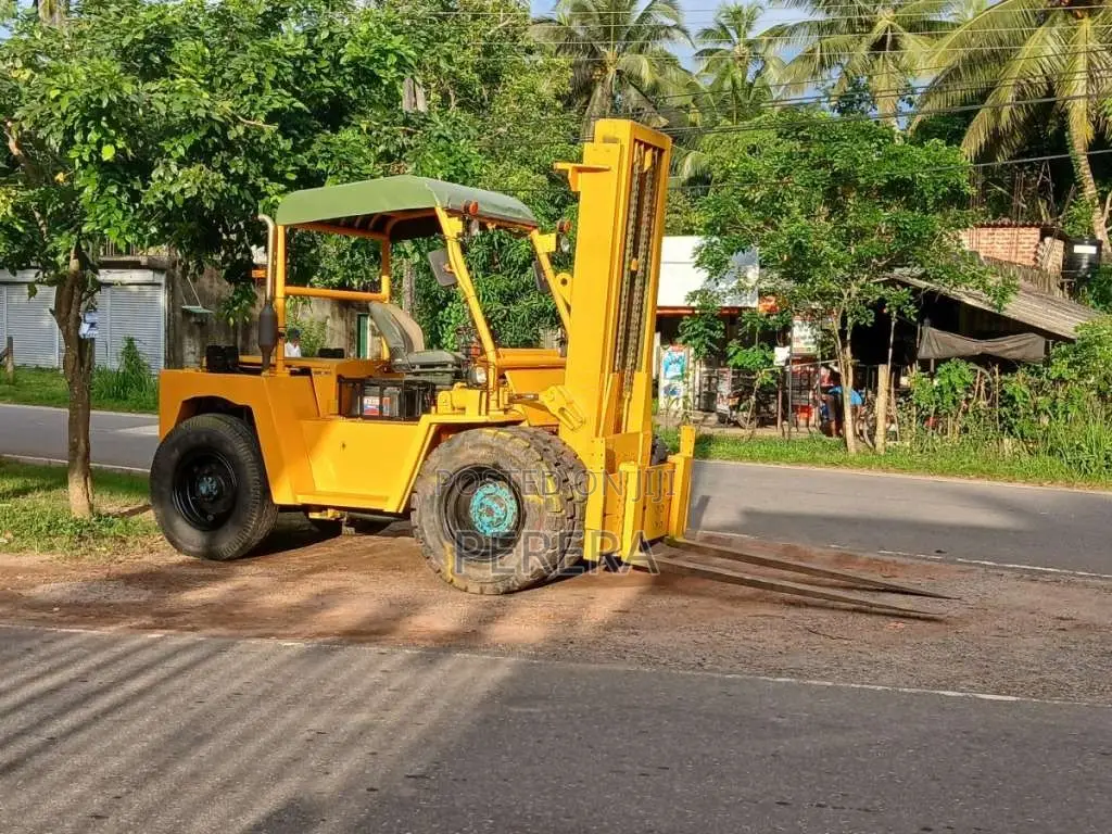 Other Forklift 2004 Heavy-Duty (Used)