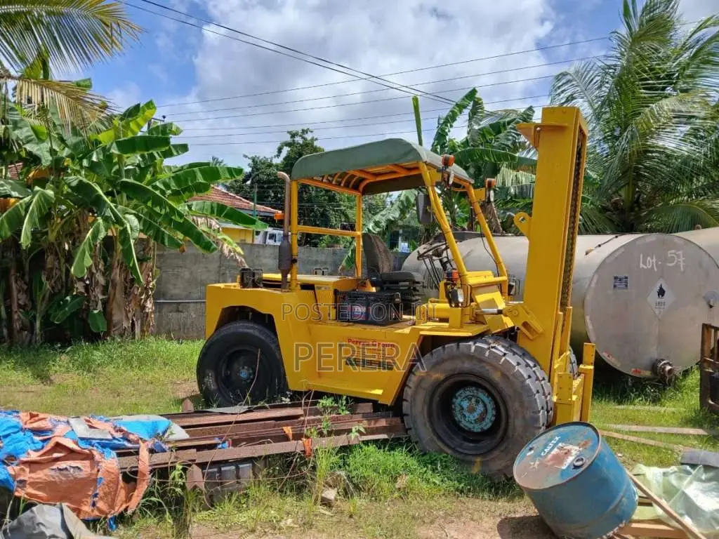 Other Forklift 2004 Heavy-Duty (Used)