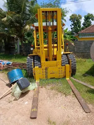 Other Forklift 2004 Heavy-Duty (Used)