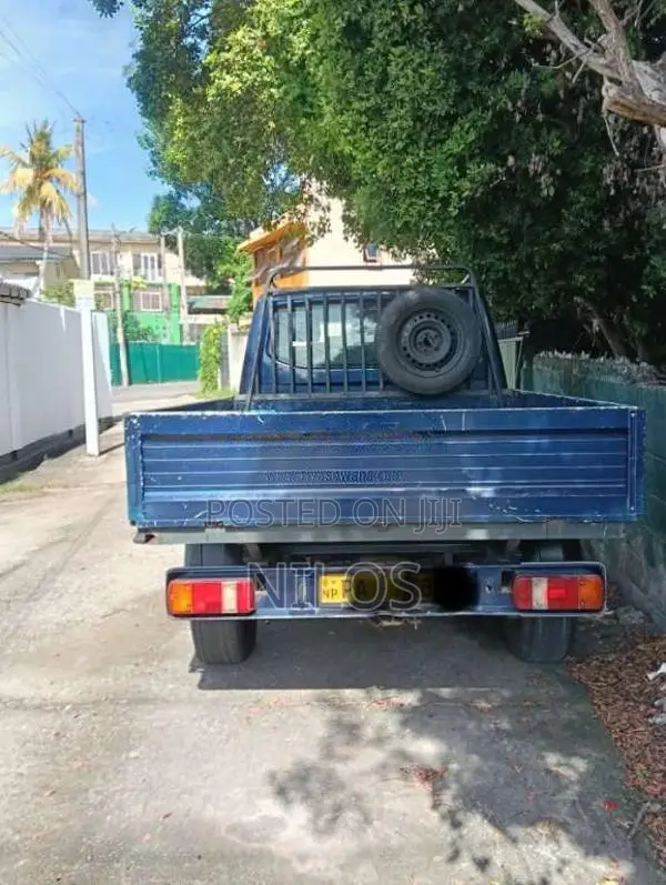 Volkswagen T5 2005 Crew Cab (Used)