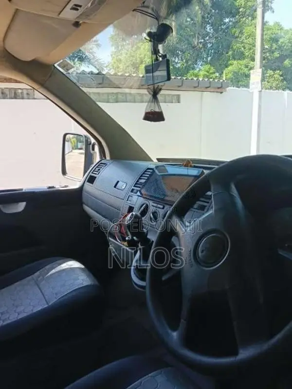 Volkswagen T5 2005 Crew Cab (Used)
