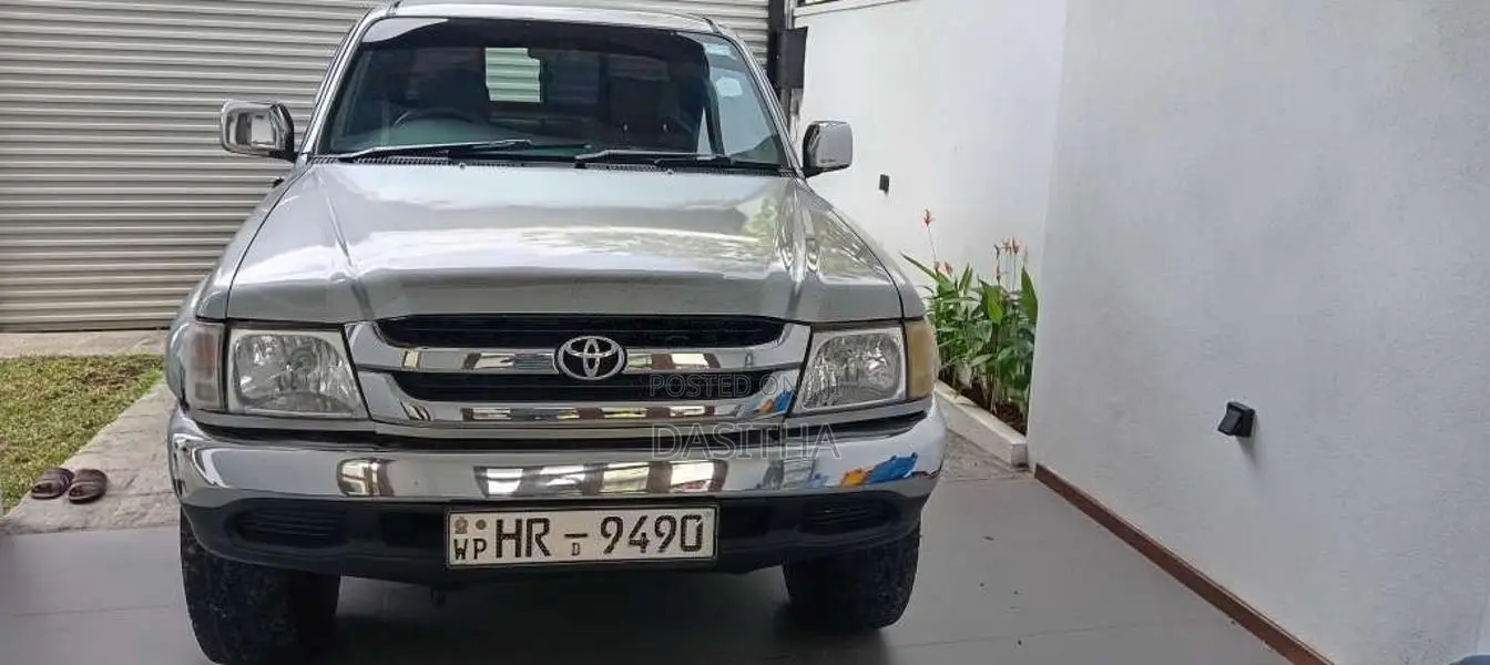 Toyota Hilux 166R 4WD 2004 Pickup (Used)