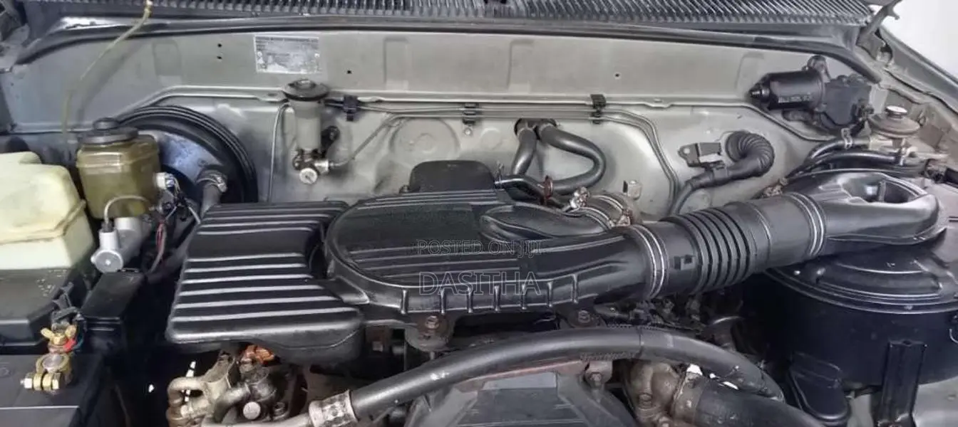 Toyota Hilux 166R 4WD 2004 Pickup (Used)