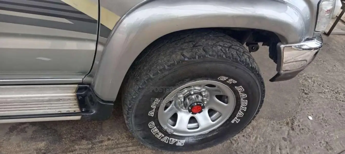 Toyota Hilux 166R 4WD 2004 Pickup (Used)