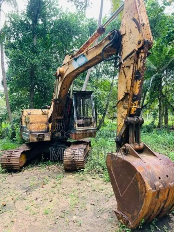 Kobelco Excavator 2002 Heavy-Duty (Used)
