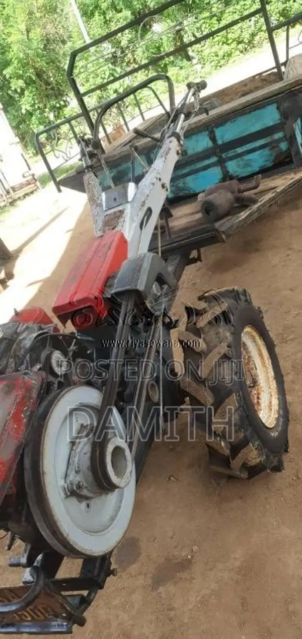 Kubota K700 2005 Tractor (Used)