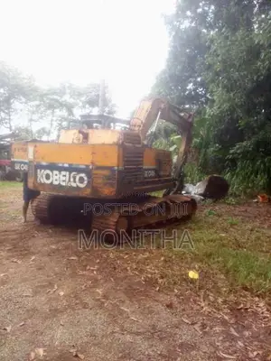Kobelco Excavator 2002 Heavy-Duty (Used)