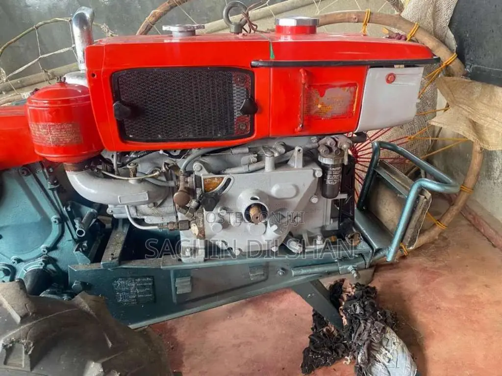 Kubota K700 2001 Tractor (Used)
