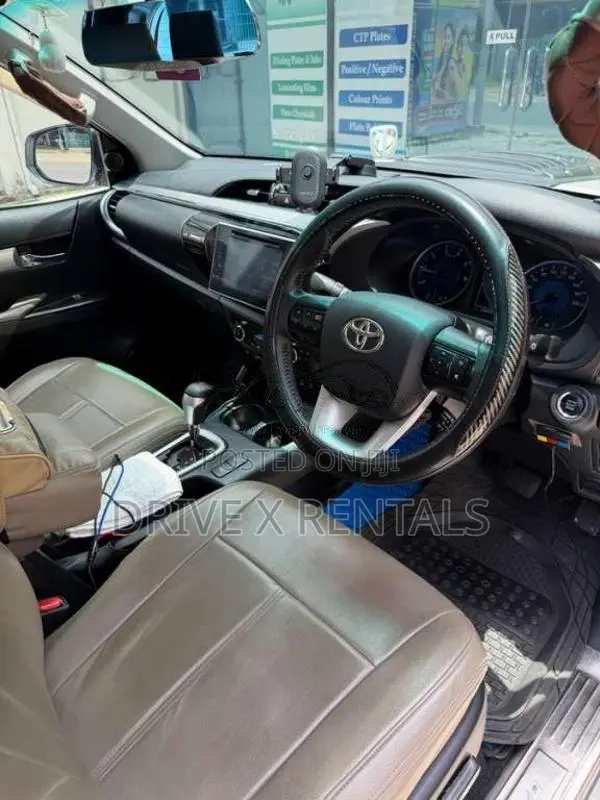 Toyota Hilux 2017 Pickup (Used)