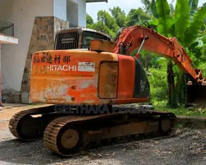 Hitachi Excavator Zaxis 135 2012 Heavy-Duty (Used)