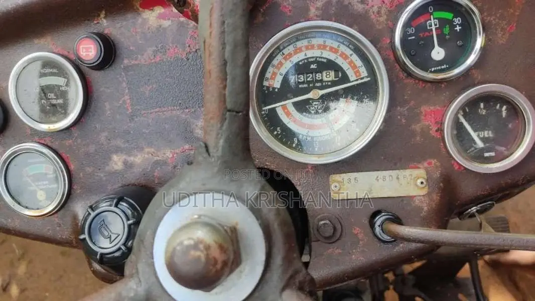 Massey-Ferguson 135 1998 Tractor (Used)