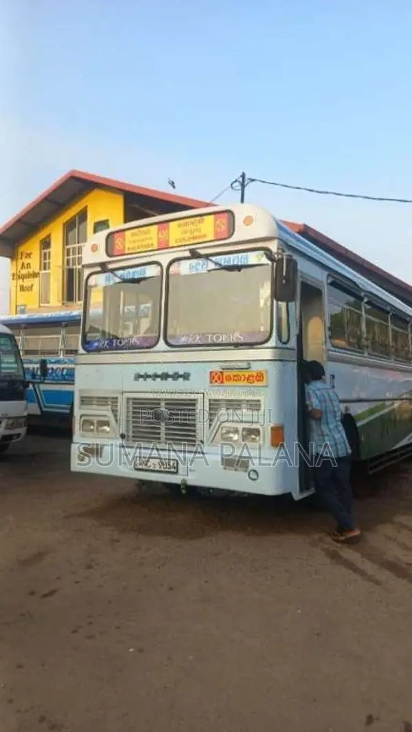 Eicher Skyline 2017 Bus (Used)