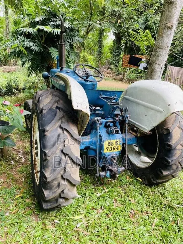 Ford 3000 1980 Tractor (Used)