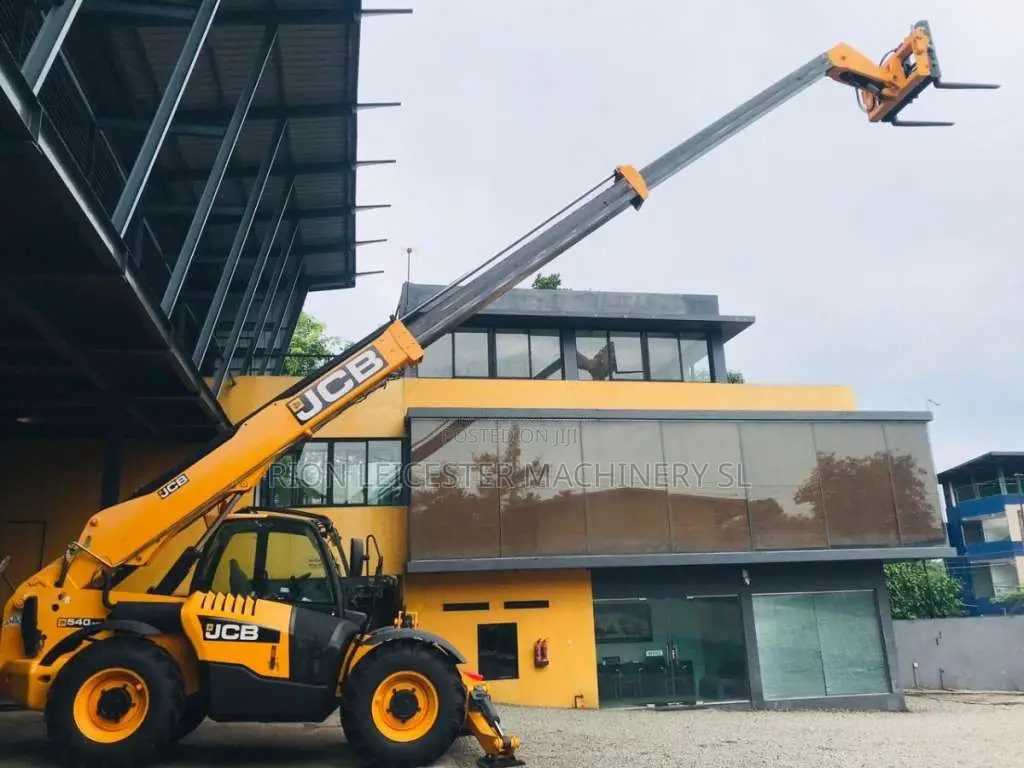 JCB 540-140 Hi-Viz Telehandler 2017 Heavy-Duty (Used)