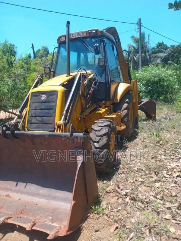 JCB 3CX 2001 Heavy-Duty (Used)