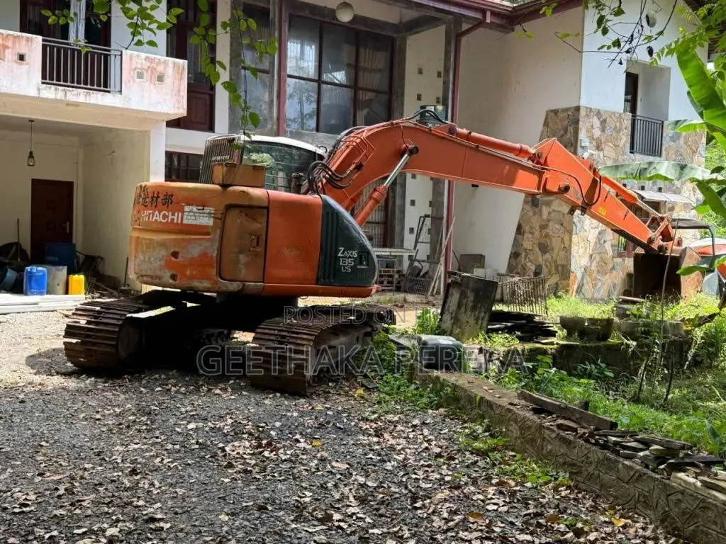 Hitachi Excavator Zaxis 135 2012 Heavy-Duty (Used)