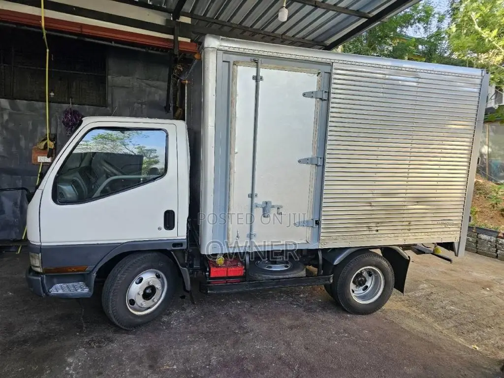 Mitsubishi CANTER 250 4D33 2000 Lorry (Used)