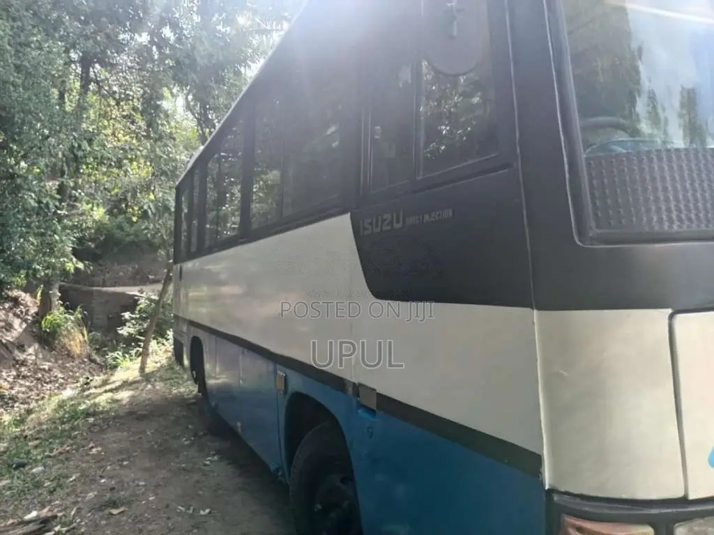 Isuzu Journey Q 1990 Bus (Used)