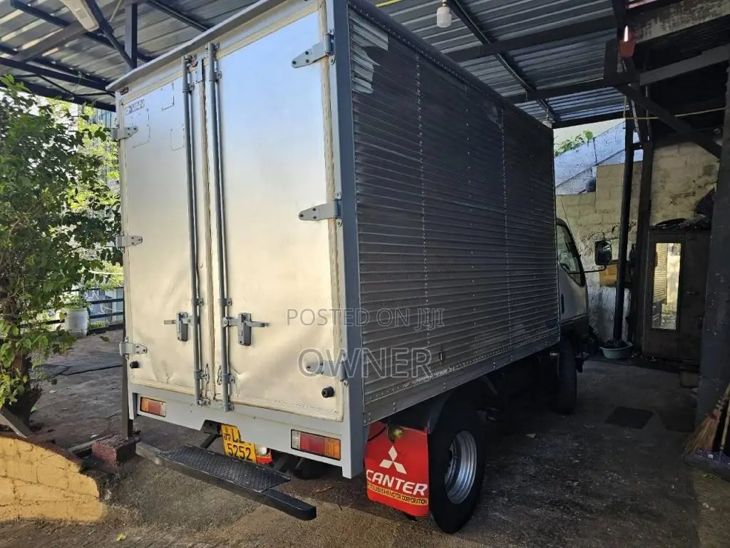 Mitsubishi CANTER 250 4D33 2000 Lorry (Used)