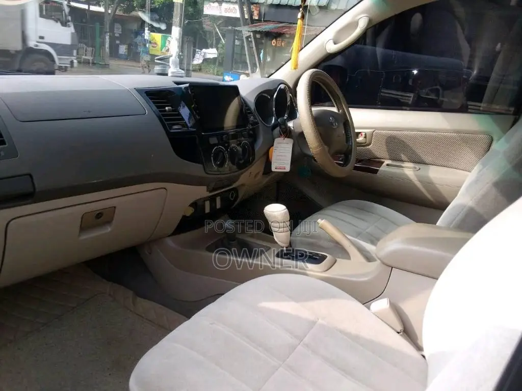 Toyota Hilux Vigo G Grade 2008 Pickup (Used)