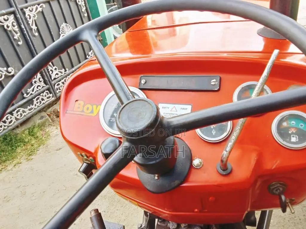 Massey-Ferguson MF 240 1994 Tractor (Used)