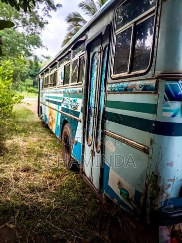 Ashok-Leyland Viking 2002 Bus (Used)