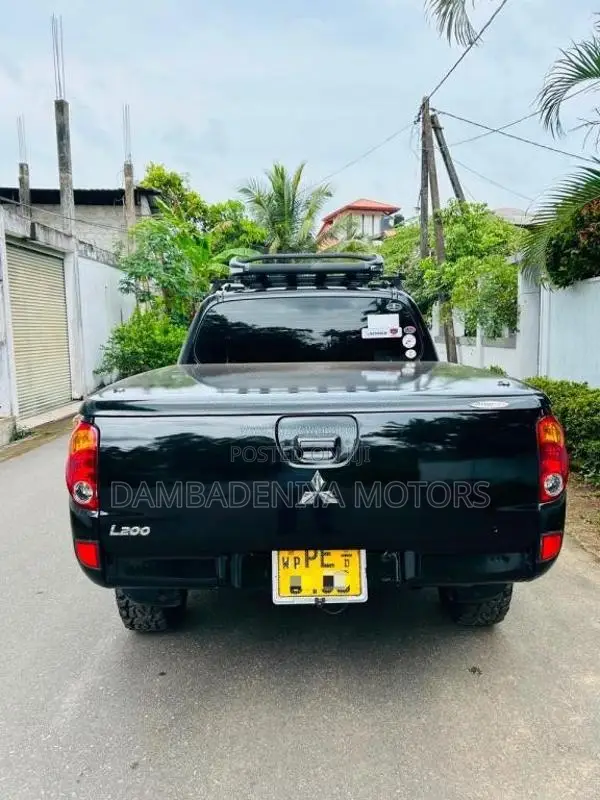 Mitsubishi L200 2012 Pickup (Used)