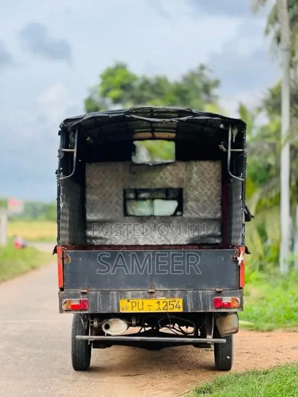 Mahindra Maxximo 2012 Lorry (Used)