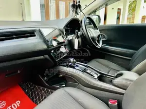 Honda Vezel 2014 SUV (Used)