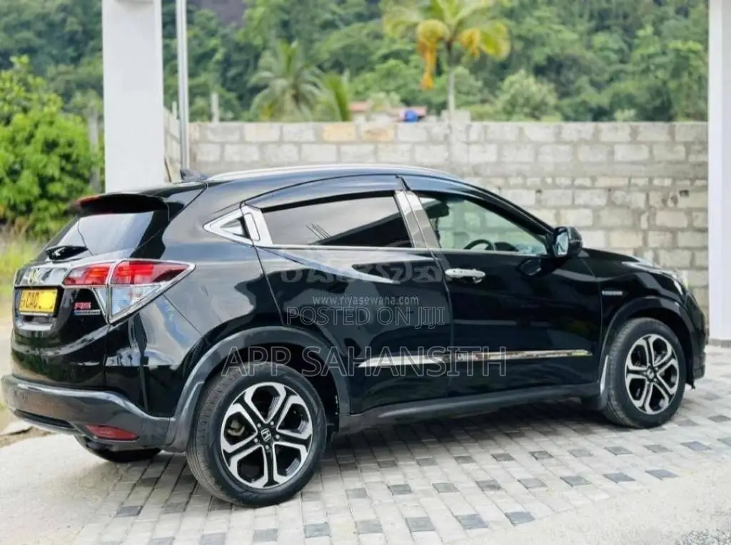 Honda Vezel 2014 SUV (Used)