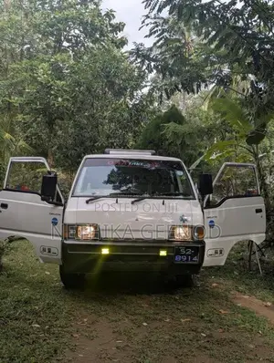 Mitsubishi PO5 1992 Van (Used)