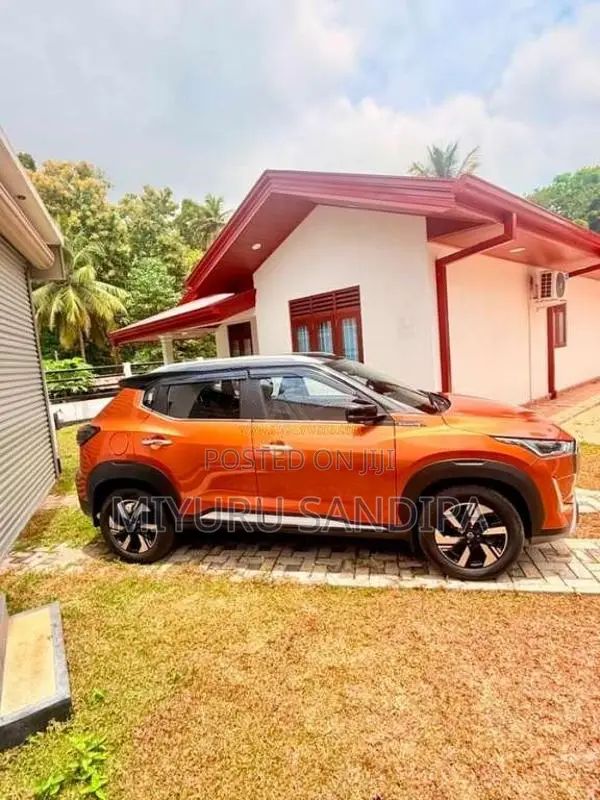 Nissan Magnite 2025 SUV (Used)