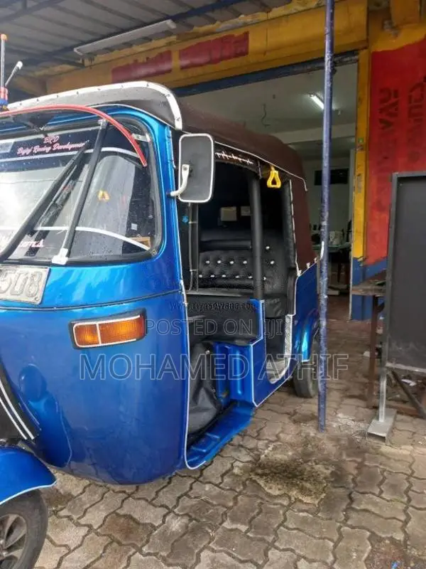Bajaj RE 2 Stroke 2004 Three Wheel (Used)