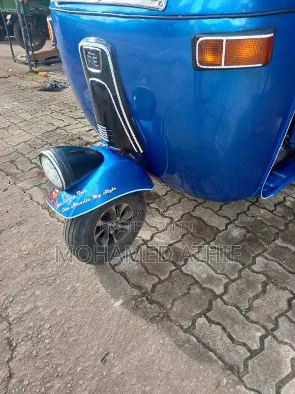 Bajaj RE 2 Stroke 2004 Three Wheel (Used)