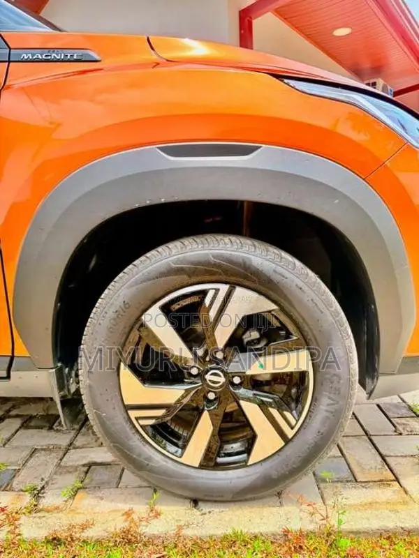 Nissan Magnite 2025 SUV (Used)