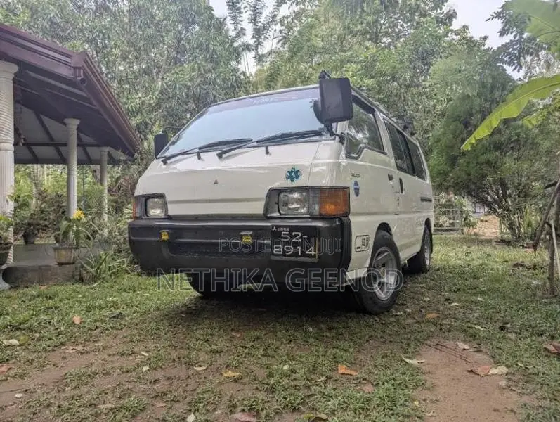 Mitsubishi PO5 1992 Van (Used)