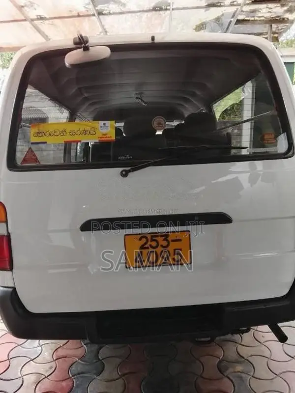 Toyota Dolphin 113 1994 Van (Used)