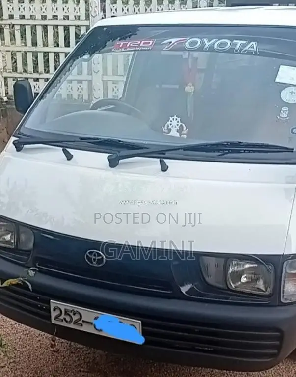 Toyota CR27 1994 Van (Used)