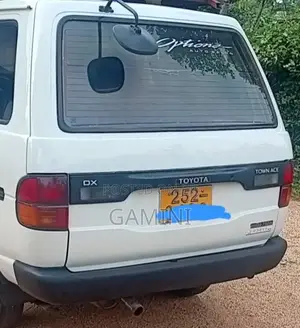 Toyota CR27 1994 Van (Used)
