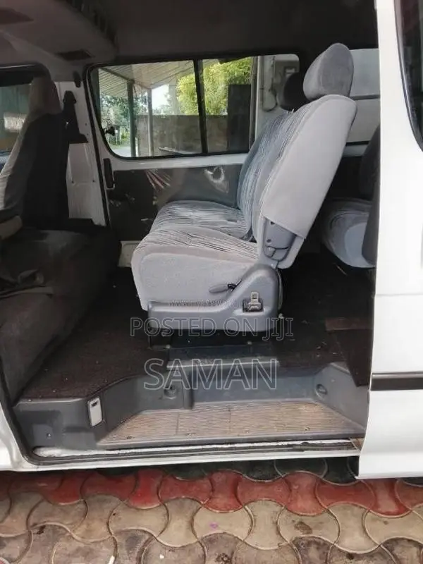 Toyota Dolphin 113 1994 Van (Used)