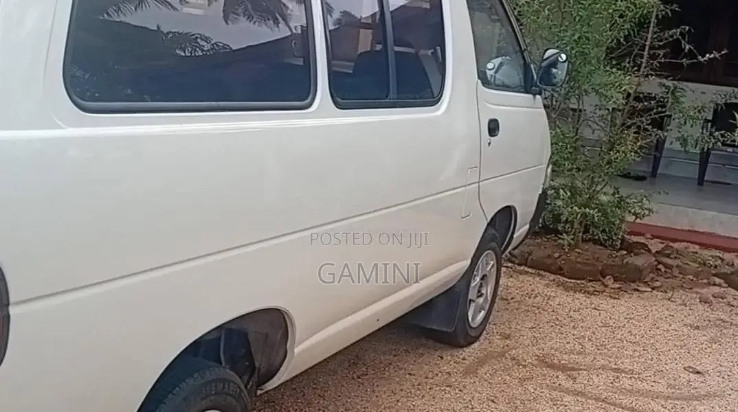 Toyota CR27 1994 Van (Used)