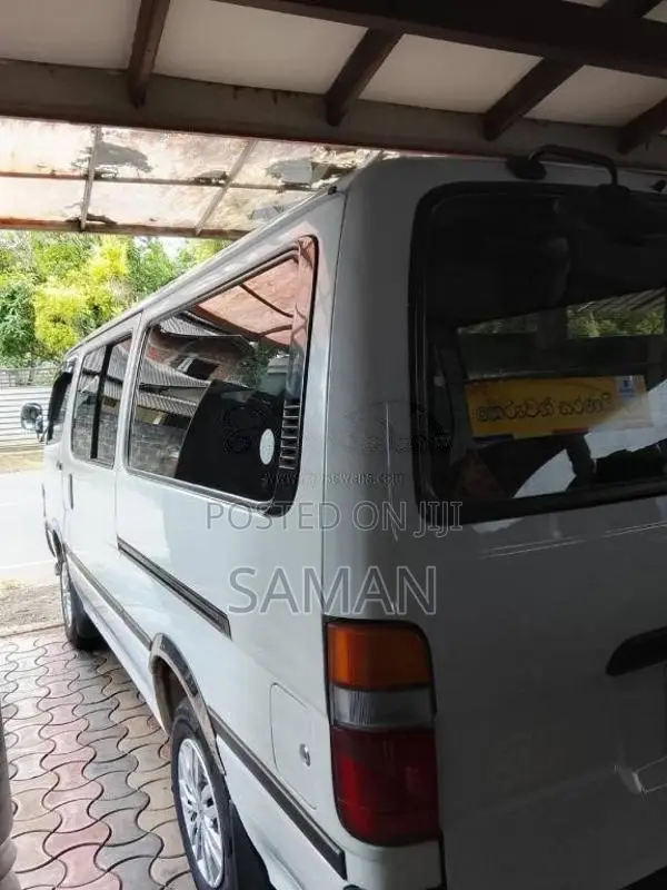 Toyota Dolphin 113 1994 Van (Used)